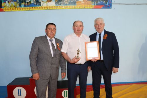 В Матакской школе Дрожжановского района почтили память Героя СССР Семена Уганина турниром по национальной борьбе