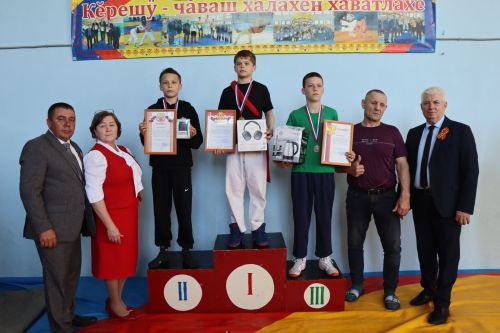 В Матакской школе Дрожжановского района почтили память Героя СССР Семена Уганина турниром по национальной борьбе