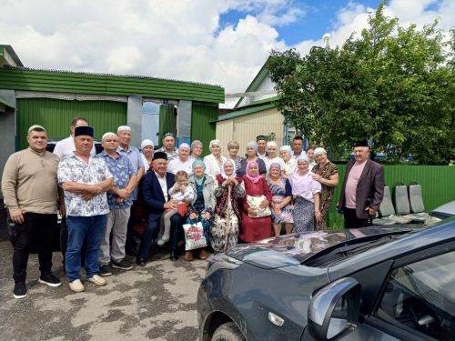 Чүпрәледән Наҗия апа Мәхмүтова 25 ел буе колхозда сыер савучы булып эшләгән