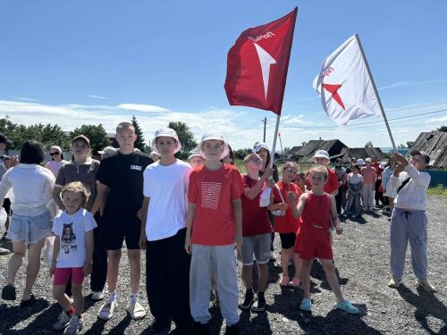 Команда «Движения Первых» в «Чайке» Дрожжановского района совершили поход-экскурсию на родник