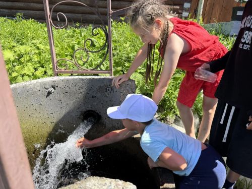 Команда «Движения Первых» в «Чайке» Дрожжановского района совершили поход-экскурсию на родник