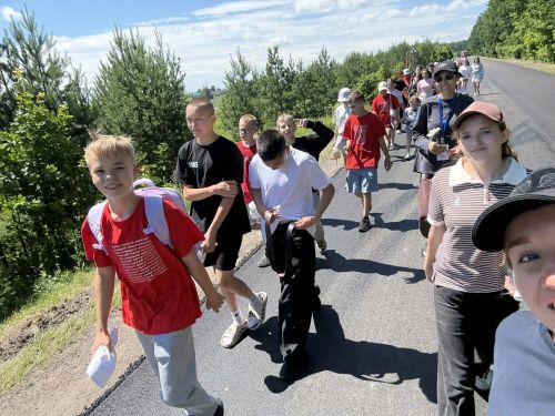 Команда «Движения Первых» в «Чайке» Дрожжановского района совершили поход-экскурсию на родник