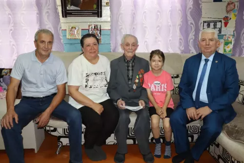Житель села Малые Убеи Дрожжановского района РТ, труженик тыла отметил свое 97-летие