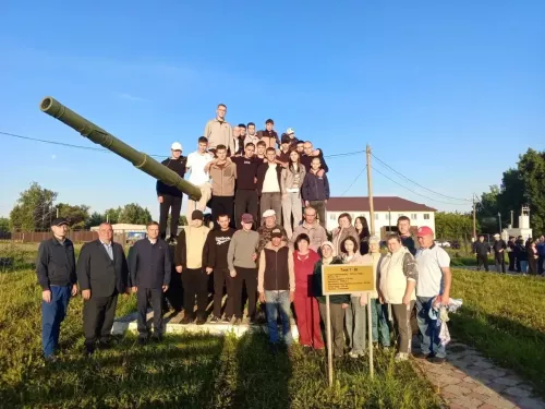 Дрожжановских ребят проводили на службу в армию