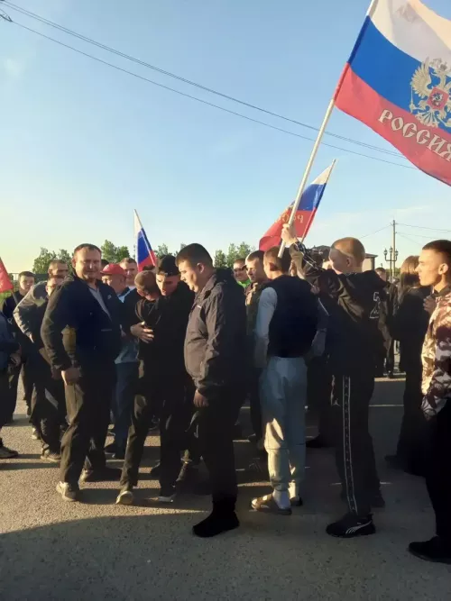 Дрожжановских ребят проводили на службу в армию