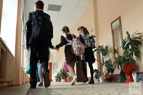 Зимние каникулы в школах России в 2027 году сократят на один день