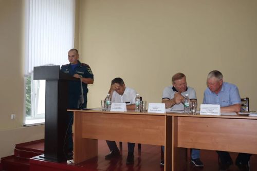 Меры пожарной безопасности во время уборочных работ обсудили в Дрожжановском районе