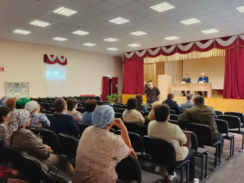 В Нижнечекурском поселении подвели итоги полугодия