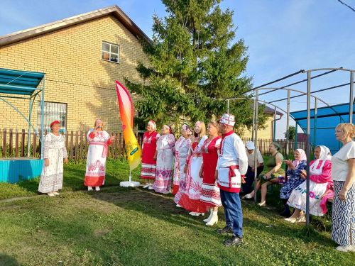 Яблочный Спас собрал стар и млад в селе Новое Ильмово Дрожжановского района