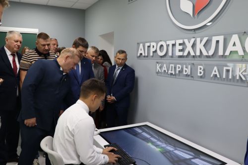 Первые агротехнологические классы открыли в Дрожжановском районе