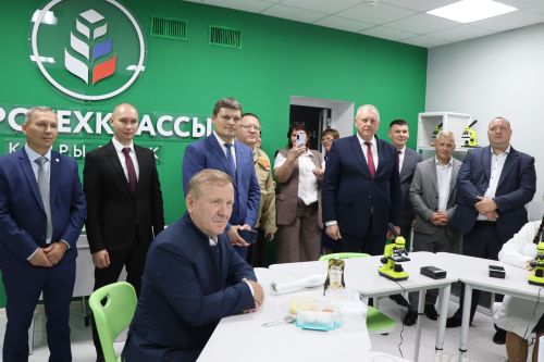 Первые агротехнологические классы открыли в Дрожжановском районе