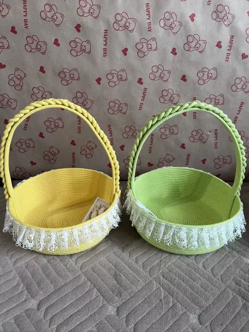 Чүпрәледән Лариса Долгова мамык җепләрләрдән штукатулкалар, кәрзиннәр үрә