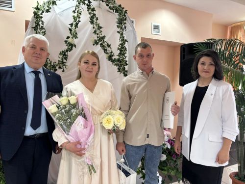 В отделе ЗАГС Дрожжановского района состоялась регистрация брака бойца СВО и его возлюбленной