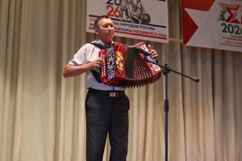 Фестиваль памяти Рифката Хуснутдинова объединил гармонистов и ценителей народной музыки