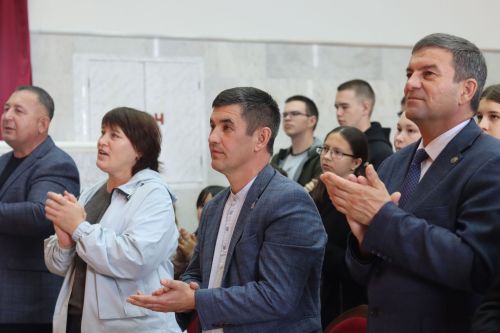 Фестиваль памяти Рифката Хуснутдинова объединил гармонистов и ценителей народной музыки