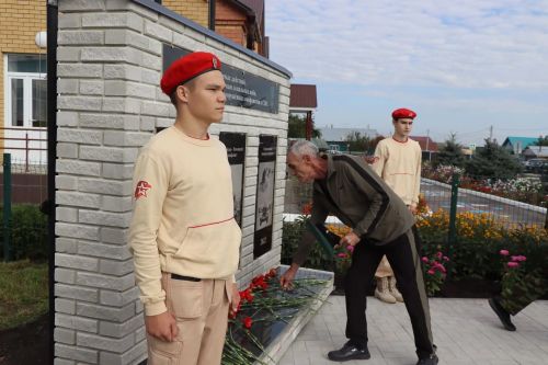 Мемориальный комплекс «Аллея Героев» открыли в селе Алешкин-Саплык Дрожжановского района