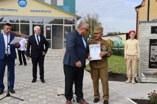 Мемориальный комплекс «Аллея Героев» открыли в селе Алешкин-Саплык Дрожжановского района