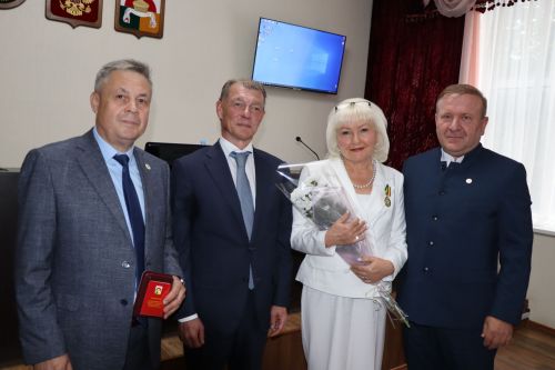 Сотрудникам ЦРБ Дрожжановского района вручили свидетельства Электронной доски почета Татарстана