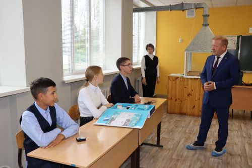 Открытие центров "Точка роста" в Дрожжановских школах-2022