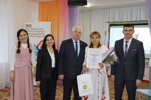 Конкурс "Лучший педагог, реализующий программы дошкольного образования на родном языке" в Дрожжаном