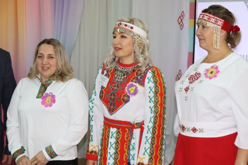 Конкурс "Лучший педагог, реализующий программы дошкольного образования на родном языке" в Дрожжаном