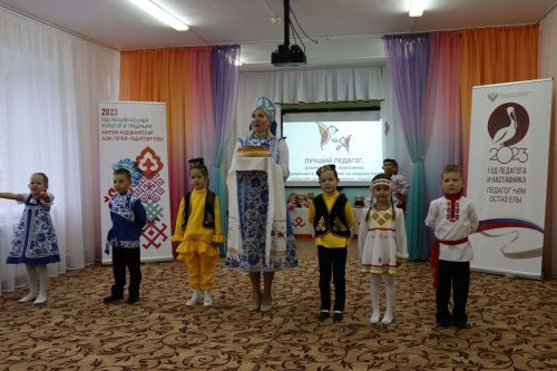 Конкурс "Лучший педагог, реализующий программы дошкольного образования на родном языке" в Дрожжаном