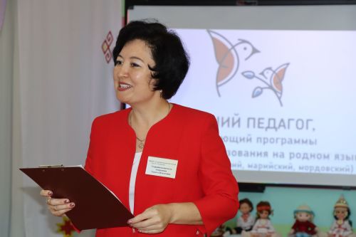 Конкурс "Лучший педагог, реализующий программы дошкольного образования на родном языке" в Дрожжаном