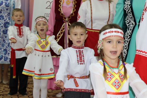 Конкурс "Лучший педагог, реализующий программы дошкольного образования на родном языке" в Дрожжаном
