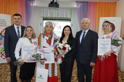 Конкурс "Лучший педагог, реализующий программы дошкольного образования на родном языке" в Дрожжаном