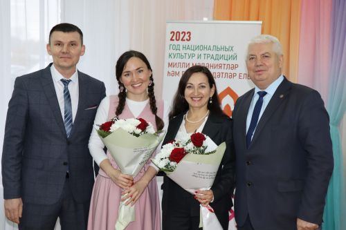 Конкурс "Лучший педагог, реализующий программы дошкольного образования на родном языке" в Дрожжаном