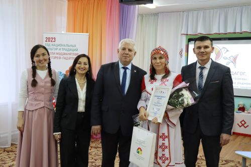 Конкурс "Лучший педагог, реализующий программы дошкольного образования на родном языке" в Дрожжаном