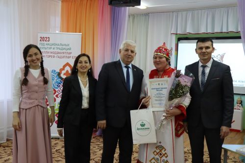 Конкурс "Лучший педагог, реализующий программы дошкольного образования на родном языке" в Дрожжаном