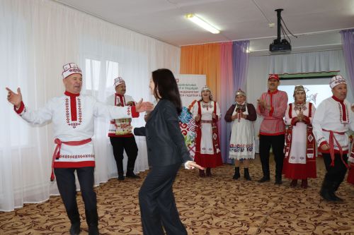 Конкурс "Лучший педагог, реализующий программы дошкольного образования на родном языке" в Дрожжаном