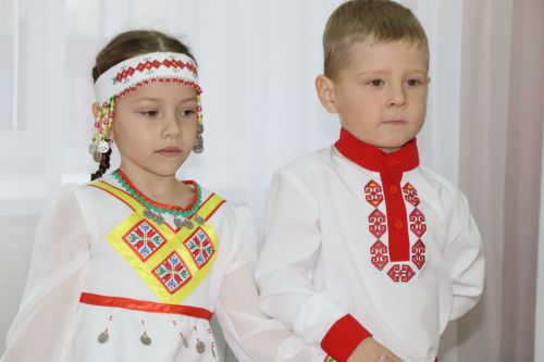 Конкурс "Лучший педагог, реализующий программы дошкольного образования на родном языке" в Дрожжаном
