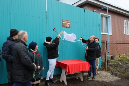 Погибшим воинам в СВО в Дрожжановском районе РТ открыли школьные мемориалы