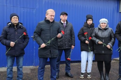 Погибшим воинам в СВО в Дрожжановском районе РТ открыли школьные мемориалы