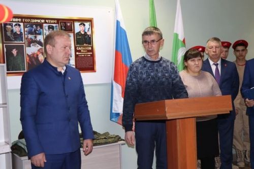 Погибшим воинам в СВО в Дрожжановском районе РТ открыли школьные мемориалы