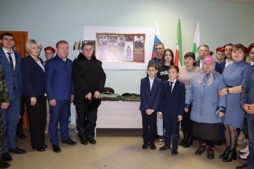 Погибшим воинам в СВО в Дрожжановском районе РТ открыли школьные мемориалы