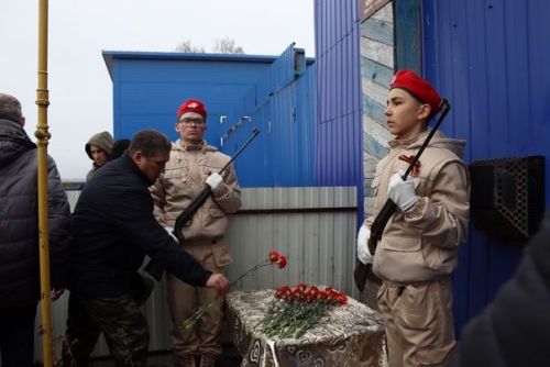 Погибшим воинам в СВО в Дрожжановском районе РТ открыли школьные мемориалы