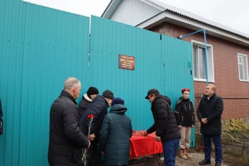 Погибшим воинам в СВО в Дрожжановском районе РТ открыли школьные мемориалы