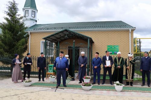 Кече Чынлы авылында "Ихлас" мәчете төзекләндерүдән соң ачылды
