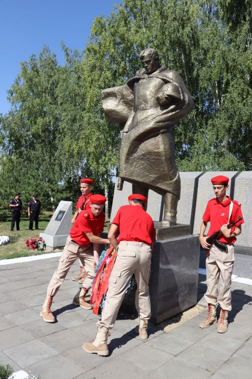В день ВДВ открыли памятные комплексы в Дрожжаном-2023