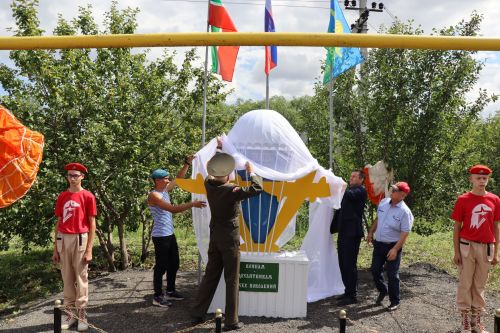 В день ВДВ открыли памятные комплексы в Дрожжаном-2023