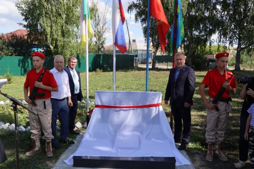 В день ВДВ открыли памятные комплексы в Дрожжаном-2023