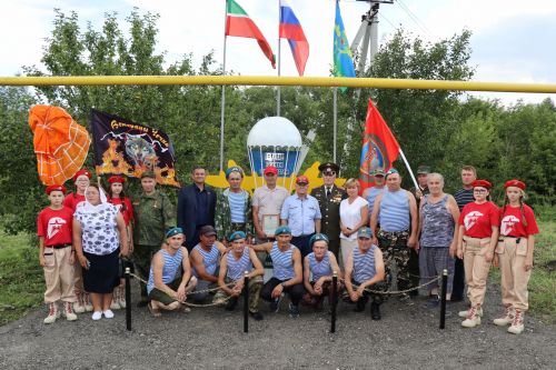В день ВДВ открыли памятные комплексы в Дрожжаном-2023