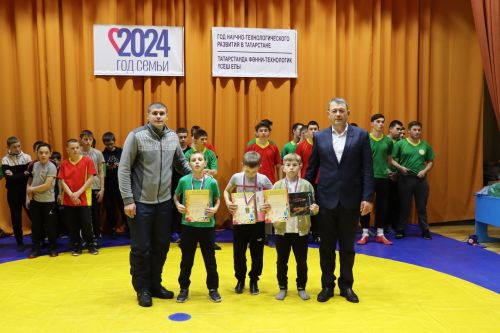 Турнир по борьбе "Көрәш" памяти Фарита Азизова в селе Нижние Каракитяны Дрожжановского района РТ