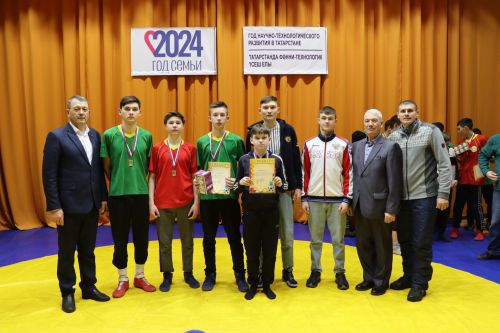 Турнир по борьбе "Көрәш" памяти Фарита Азизова в селе Нижние Каракитяны Дрожжановского района РТ