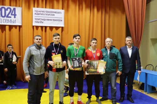 Турнир по борьбе "Көрәш" памяти Фарита Азизова в селе Нижние Каракитяны Дрожжановского района РТ