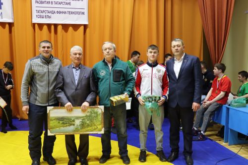 Турнир по борьбе "Көрәш" памяти Фарита Азизова в селе Нижние Каракитяны Дрожжановского района РТ