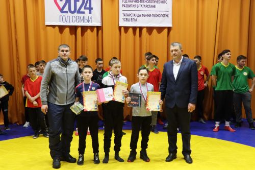 Турнир по борьбе "Көрәш" памяти Фарита Азизова в селе Нижние Каракитяны Дрожжановского района РТ